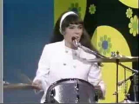 Youtube: Carpenters - Dancing In The Street (1968, good quality)