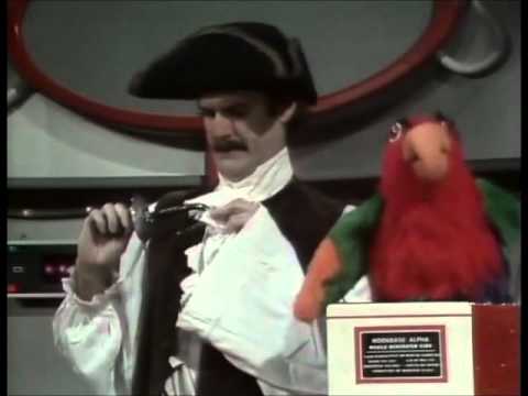 Youtube: Best Of Muppet Show (Deutsch) - John Cleese in Schweine im Weltall