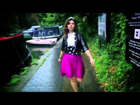 Youtube: Marina and the Diamonds - Seventeen (Official Music Video)