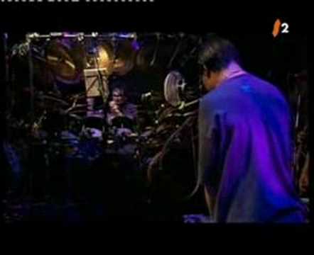 Youtube: Fantomas - Mike Patton- Experiment In Terror (Montreux 2005)