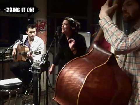 Youtube: Caro Emerald - A Night Like This LIVE @ 3FM