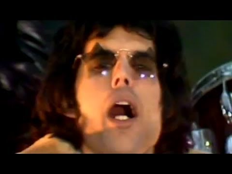 Youtube: Queen - We Will Rock You (Official Video)