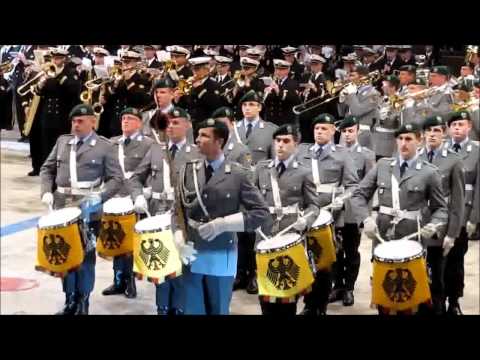 Youtube: Deutsche Nationalhymne gespielt von der Bundeswehr