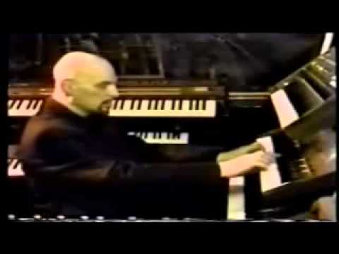 Youtube: A Big Top Medley por el Conde Anton Szandor LaVey