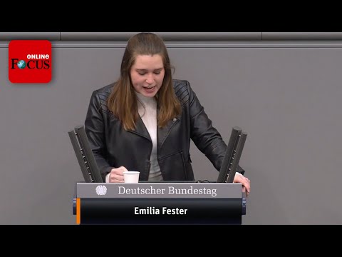 Youtube: Emilia Fester mit beispielloser Wutrede bei Impfdebatte: "Will meine Freiheit zurück"