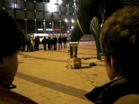 Youtube: 26C3 Tesla Coil - Ghostbusters - Single Voice