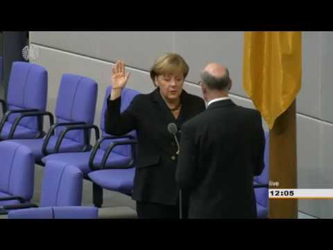 Youtube: Die Bundeskanzlerin Angela Merkel beginnt die dritte Amtszeit 17.12.2013 - die Bananenrepublik