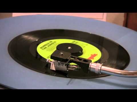 Youtube: Jethro Tull - Bungle In The Jungle - 45 RPM