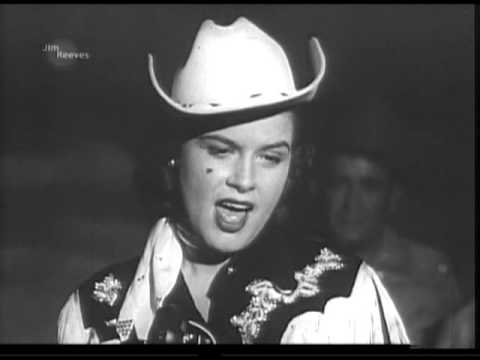 Youtube: Patsy Cline - Walkin' After Midnight (1957)