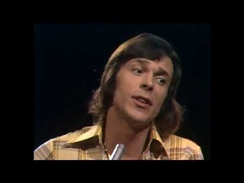 Youtube: Reinhard Mey -  Bevor ich mit den Wölfen heule -  Live 1974