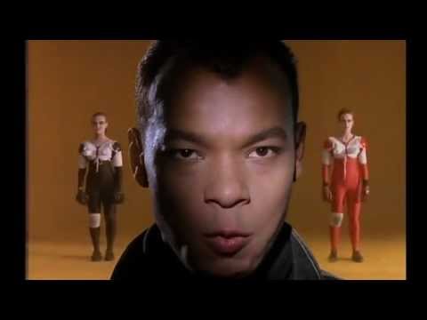 Youtube: Fine Young Cannibals - She Drives Me Crazy (1989)