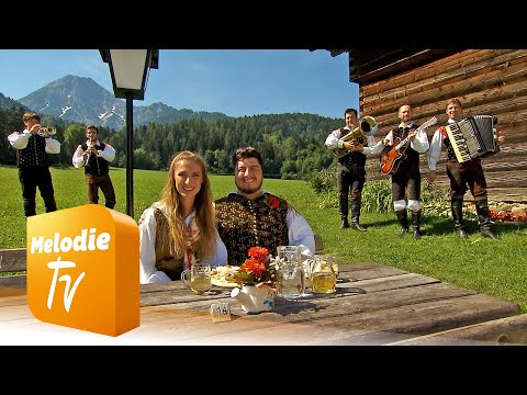 Youtube: Sašo Avsenik und seine Oberkrainer - Überall sind wir zuhaus (Offizielles Musikvideo)