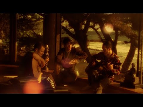 Youtube: Red Hot Chili Peppers - Road Trippin' [Official Music Video]