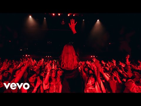 Youtube: Paris Paloma - LABOUR [Live on Tour]