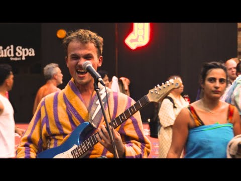 Youtube: Bob Dylan but it's all jazz musicians (not AI)