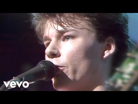 Youtube: Big Country - Fields Of Fire (The Tube 18.3.1983)