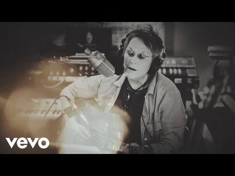 Youtube: Mary Gauthier - Dark Enough to See the Stars (Official Music Video)