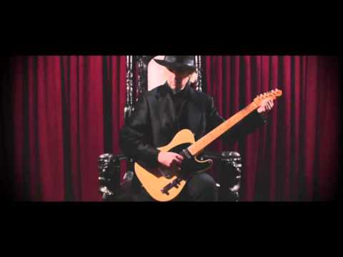 Youtube: Behind The Nut Love - John 5 and The Creatures
