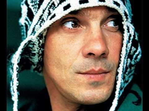 Youtube: Manu Chao - Me Quedo Contigo (Si me das a elegir)