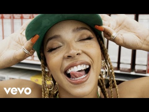 Youtube: Tinashe - Needs (Official Video)