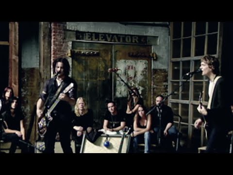 Youtube: The Raconteurs – Level (Official Live Video)
