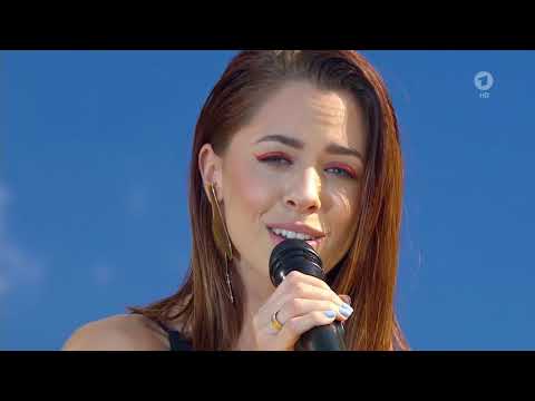 Youtube: Vanessa Mai - Regenbogen 2017