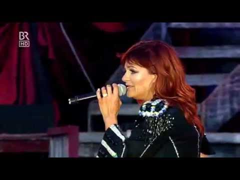 Youtube: Andrea Berg - Seemann, deine Heimat ist das Meer - live Aspach