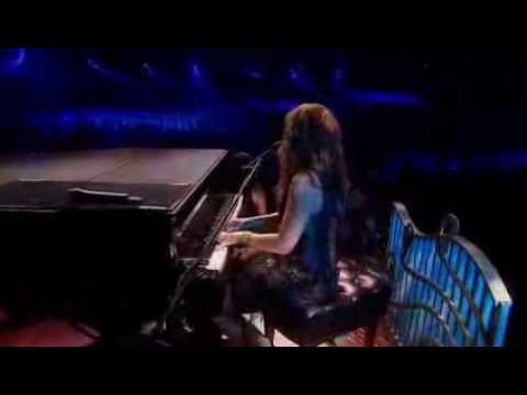 Youtube: Sarah McLachlan plays "Answer" - LIVE