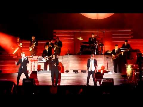 Youtube: SEEED - Schüttel dein Speck - Live at Highfield Festival 2011