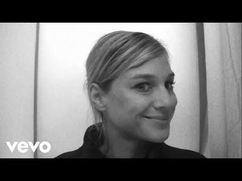 Youtube: Valerie Sajdik - Regen (Videoclip)