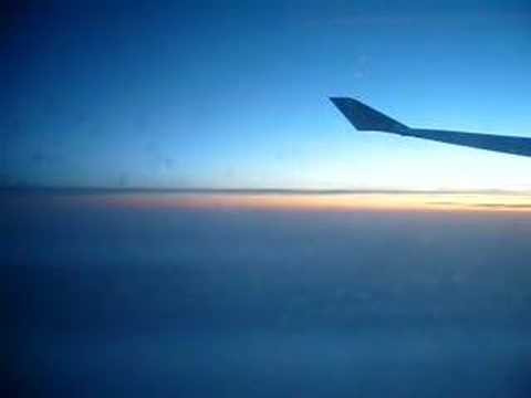 Youtube: Boing 747 Kondensstreifen Contrail