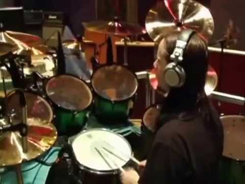 Youtube: Joey Jordison - Drum Solo In Studio