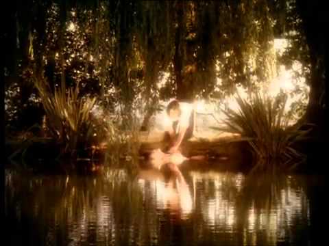 Youtube: Kylie Minogue - Where The Wild Roses Grow (With Nick Cave and the Bad Seeds)