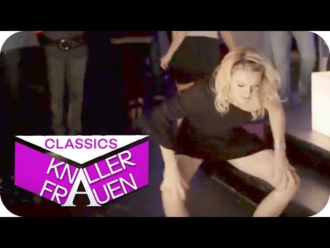 Youtube: So wie eine Frau tanzt, so ist sie auch im Bett? [subtitled] | Knallerfrauen mit Martina Hill