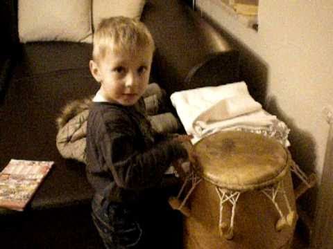 Youtube: der kleine Trommler-Junge