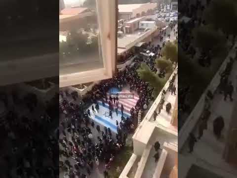 Youtube: Iranian students refuse to walk over American and Israeli flag and call for regime change