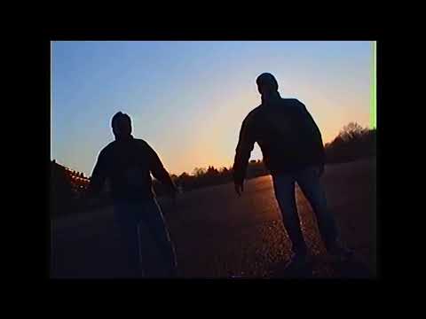 Youtube: DJ Reckless & MC Bomber - Bleib wach (Official Music Video)