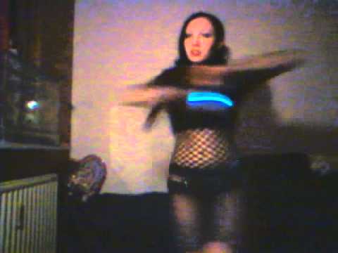 Youtube: Agonoize-Schaufensterpuppenarch (Industrial dance)