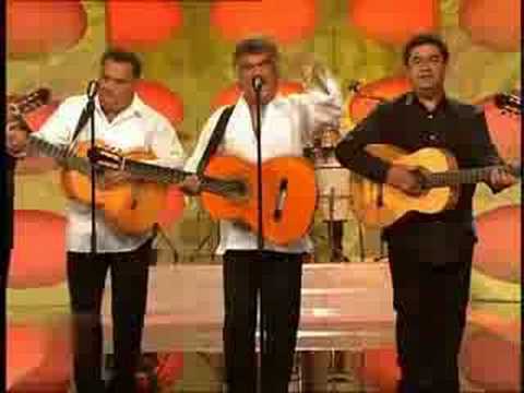 Youtube: Gipsy Kings - Baila me & Petite Noya 2004