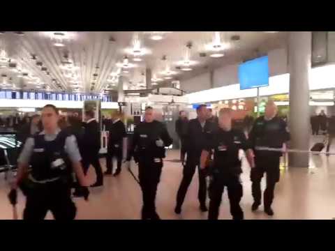Youtube: 22.01.18 Hannover Flughafen: Türken gegen Kurden