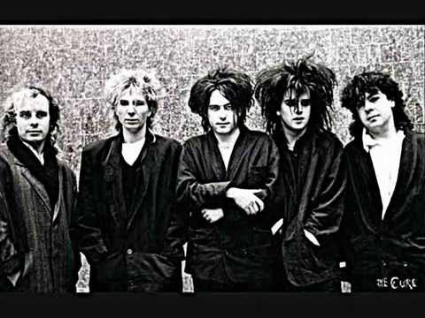 Youtube: The Cure - Kiss me Kiss me...