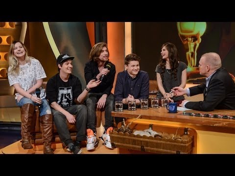 Youtube: Dner, Sarazar, Kelly MissesVlog, Joyce und LeFloid bei WOK WM - TV total