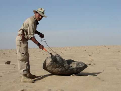 Youtube: Magnetic Meteorite in the desert