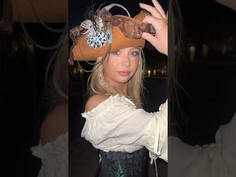 Youtube: Fotoshooting Teil 2 #shortsfeed #ootd #ootdguide #halloween #costume #pirates