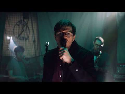 Youtube: Yard Act - Dead Horse (Live from The Brudenell)
