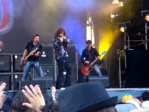 Youtube: Steve Lee - Leo Leoni - Gotthard - Duell Gitarre gegen Stimme - Open-Air Gampel 22.8.2010