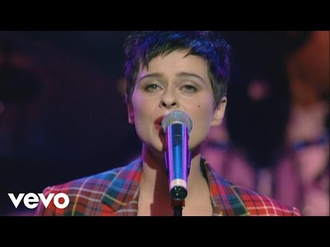 Youtube: Lisa Stansfield - All Woman (Live At The Royal Albert Hall 1994)