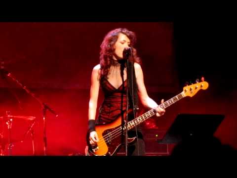 Youtube: Melissa Auf der Maur - Devil's playthings (Danzig cover)