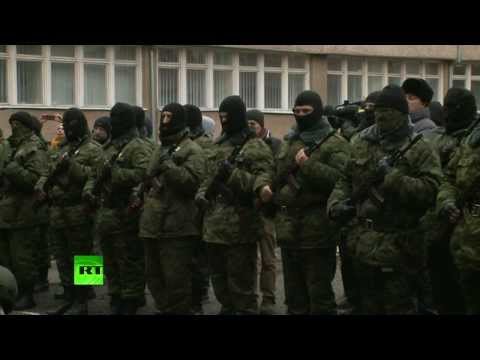 Youtube: Вторая рота добровольцев присягнула на верность народу Крыма в Симферополе