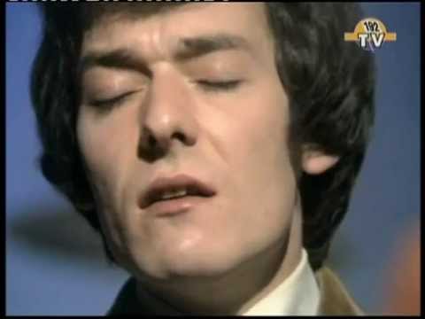 Youtube: The Hollies - Blowin' In The Wind [1968]